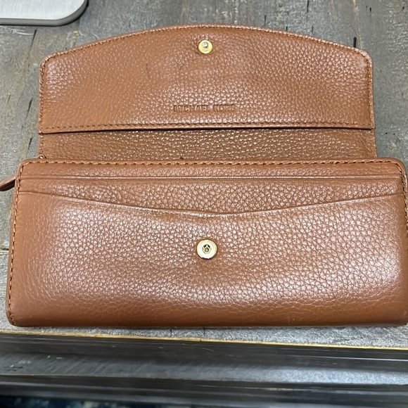 Michael Kors, jet set, slim, flap, pebble, leather wallet - Picture 4 of 15